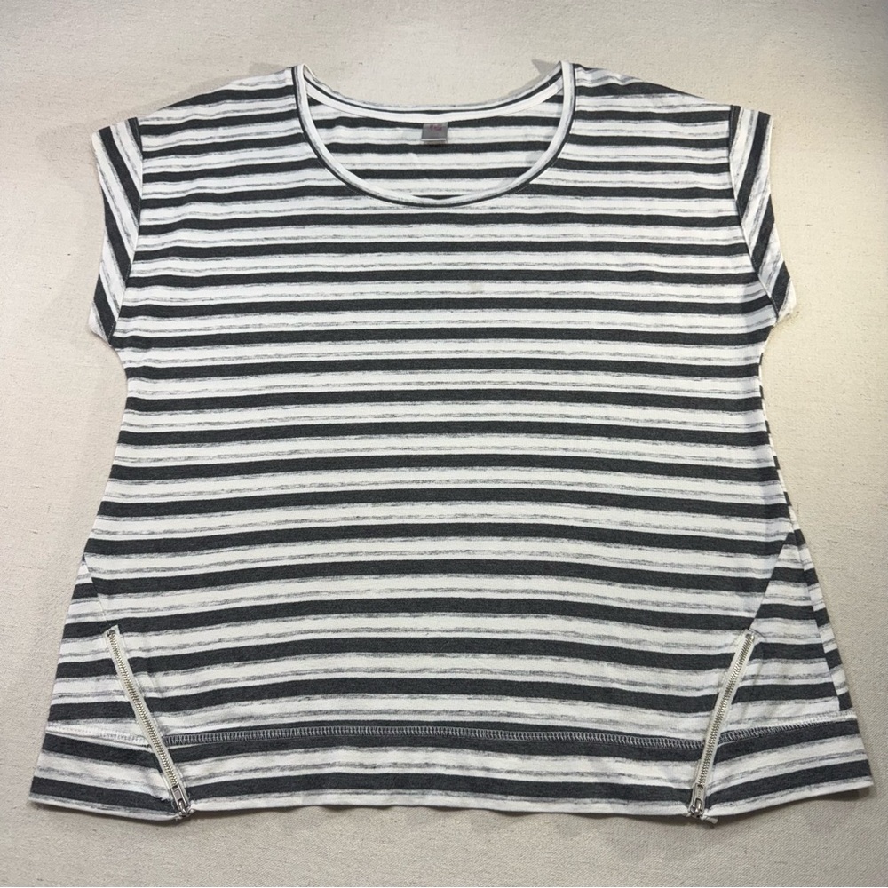 Charcoal Gray and White Striped Short Sleeve Top - Size 14/16